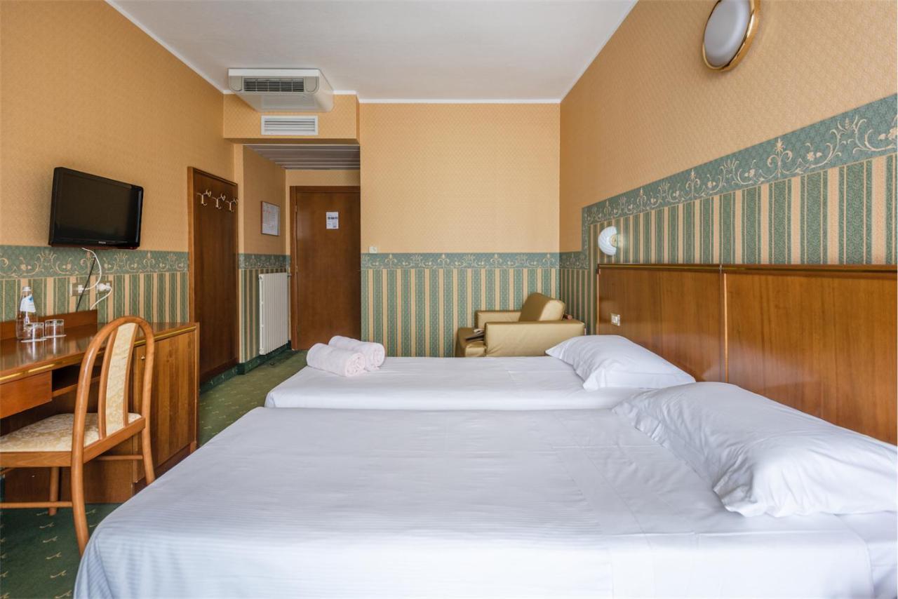 Hotel Splendid Palace Limone sul Garda Bilik gambar
