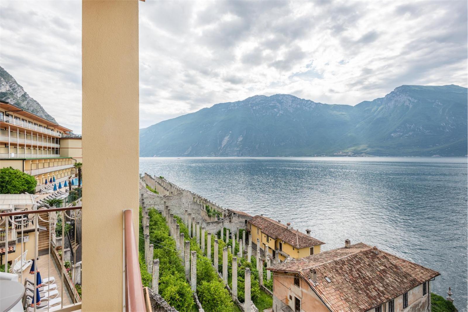 Hotel Splendid Palace Limone sul Garda Bilik gambar